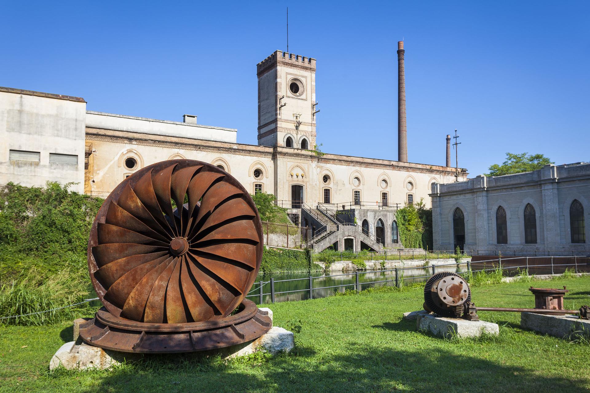 Incontri, tour e riflessioni sui luoghi del lavoro