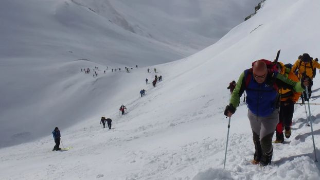Raduno scialpinistico al monte Suretta
