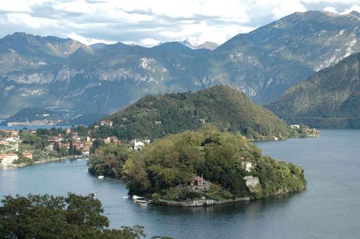Il lago di Como diventa un lago elettrico