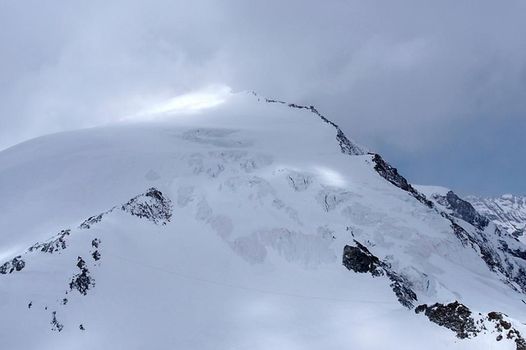 Bilancio tragico sulle Alpi: 14 morti