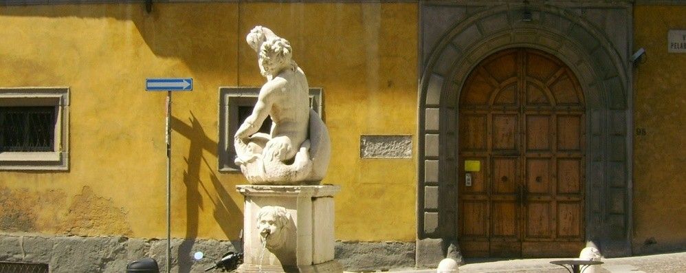 Vota per restaurare la Fontana del Delfino di Bergamo!