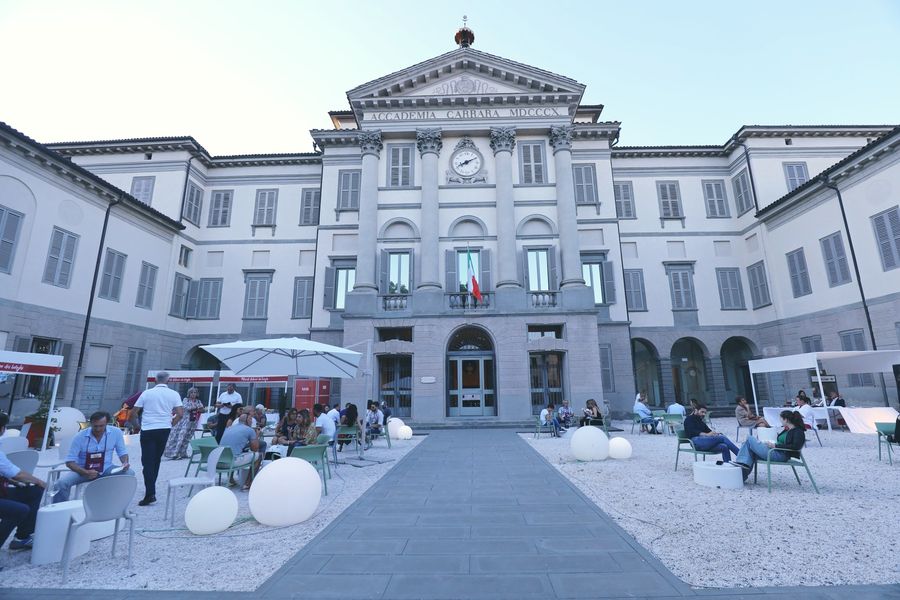 Una lunga festa per salutare l'Accademia Carrara