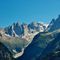 Sul sentiero verso Soglio un ultimo sguardo sui colossi della Val Bondasca