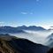 45 Vista panoramica sulla Val Pianella ed oltre appena salita.jpg