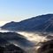 09 Salendo in auto a Fuipiano vista sulla Valle Imagna col fondovalle nella nebbia mattutina.JPG