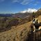 17 Vista panoramica, usciti dal bosco. In alto Alben a sx, Colle di Zambla al centro, Menna a dx, in basso Valle del Riso.jpg