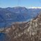 40 Vista verso Bellagio con Abbadia Lariana e Bellano che si _immegrono_ nel Lago di Como.JPG