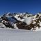 35 Veloce panoramica sul Monte Avaro sferzato dal forte gelido vento....jpg