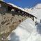 19 Casera Alpe Aga si scrolla di dosso l_abbondante neve.JPG