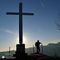 80 Croce del Monte Corno_Crus di Coregn nella controluce del tramonto.JPG