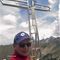 59 Alla bella croce di vetta del Pizzo Zerna _2572 m__selfie col Pizzo del Diavolo.jpg