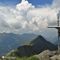 56 Alla crocetta di vetta del Pizzo Scala _2427 m_ con vista sul Monte Moro al centro, Val di Lemma a sx e di Tartano a dx.JPG