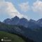 91 Zoom sui monti dei Laghi Gemelli, dal Becco al Pietra Quadra.JPG