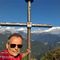 49 Alla croce di vetta del Monte Disner con vista panoramica .jpg