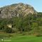79 Grande bella radura prativa con vista sulla cima rocciosa del Pizzo di Spino versante sud.JPG