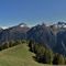 35 Baita Quedro _1748 m_ con vista sulle cime orobiche dell_alta Val Brrembana.jpg