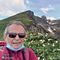 44 Dal Monte Foppa tra anemoni narcissini selfie verso Triomen_Valletto e Ponteranica.jpg