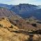 53 Dalla dorsale di cresta del Corno Zuccone splendida vista panoramica sulla Val Taleggio.JPG