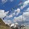 80 Al rif. Balicco sventola il tricolore con vista sul Monte Cavallo.JPG