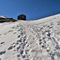 18 In arrivo pestando neve alla Casera Alpe Aga _1759 m_.JPG