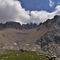 43 Da quota 2193 m oltre il Passo di Corna Piana , spettacolare vista sul roccioso versante nord d_Arera _2512 m_.JPG