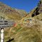 12 Salendo la Val Samurano i sentieri 108, proveniente dalla Curva degli Sciocc e il 107, da Ornica, si unificano.JPG