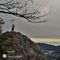 42 Alla croce dell_anticima rocciosa panoramica sulla Val Taleggio.jpg