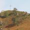 21 Zoom sulla croce di vetta del Monte Gioco _1366 m_.JPG