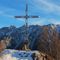 48 La bella croce del Monte Castello _1425 m_ con Alben.JPG
