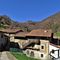12 Dal centro del piccolo borgo antico vista verso il Monte Molinasco _a dx_ .JPG