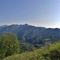 11 Vista panoramica sull_alta Val Serina con Alben e Menna e verso le Orobie.jpg